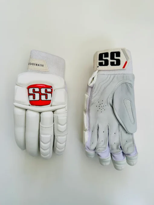SS Red Logo Batting Gloves